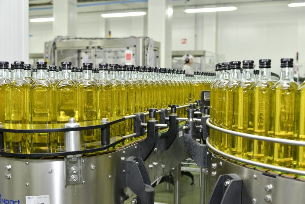 Sunflower oil filling and production operation reviewed through an ISO 22000 food safety management system