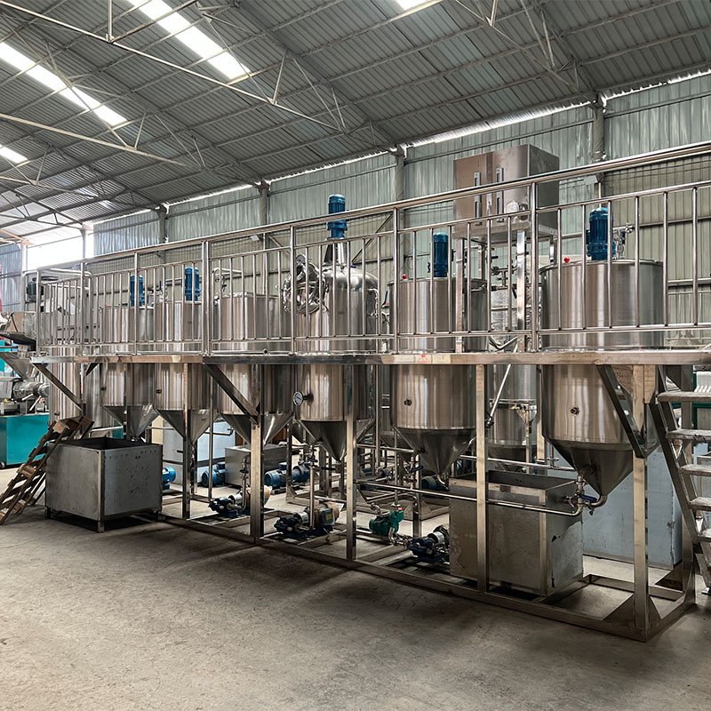 Dewaxing and winterization equipment used in the sunflower oil refining process