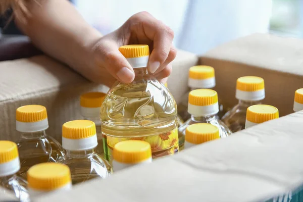 Sunflower oil carton inspection for wholesale shipments